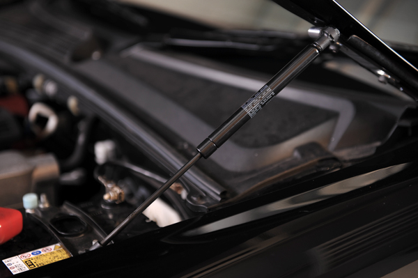 150904 bonnet damper DSC_6700.jpg